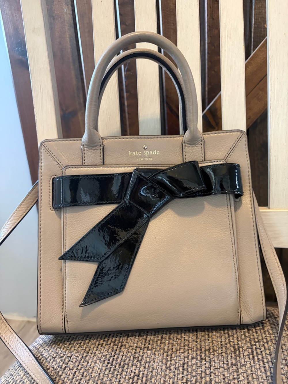 kate spade taupe satchel with glossy black bow - Picture 2 of 8